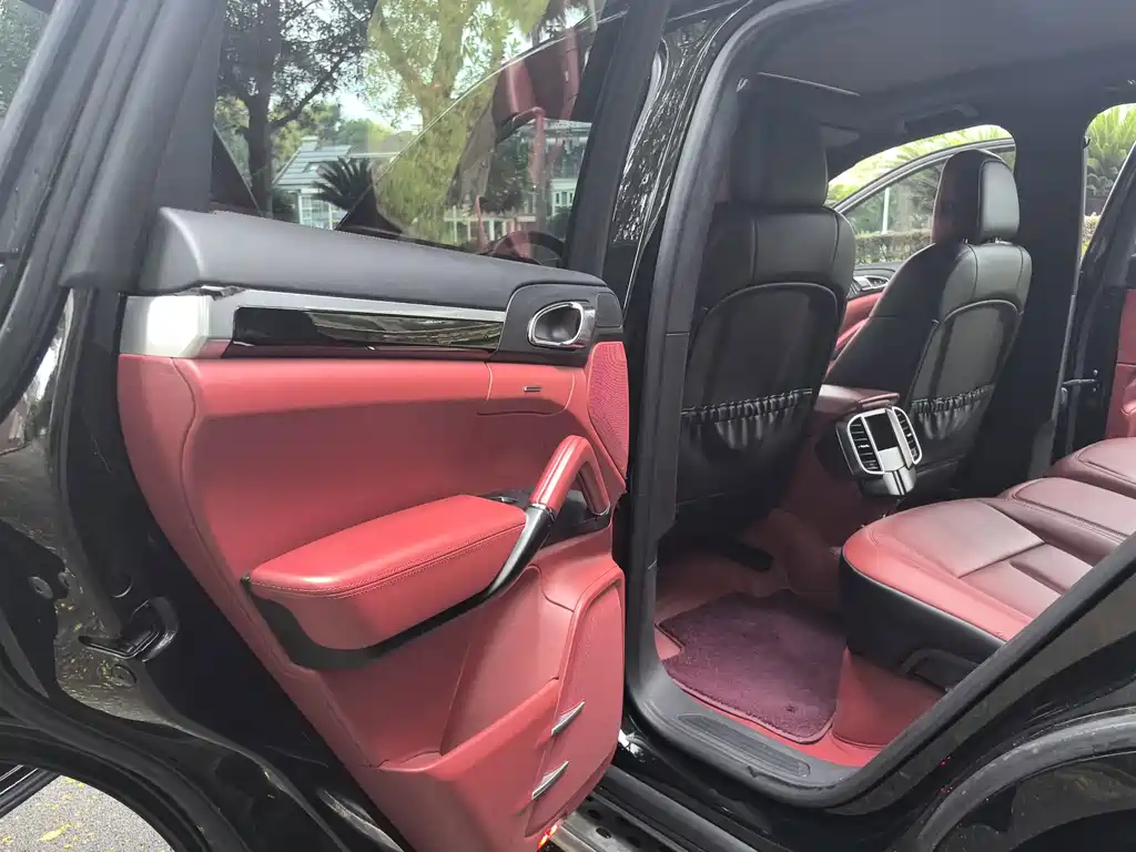 Porsche Cayenne — миниатюра 24