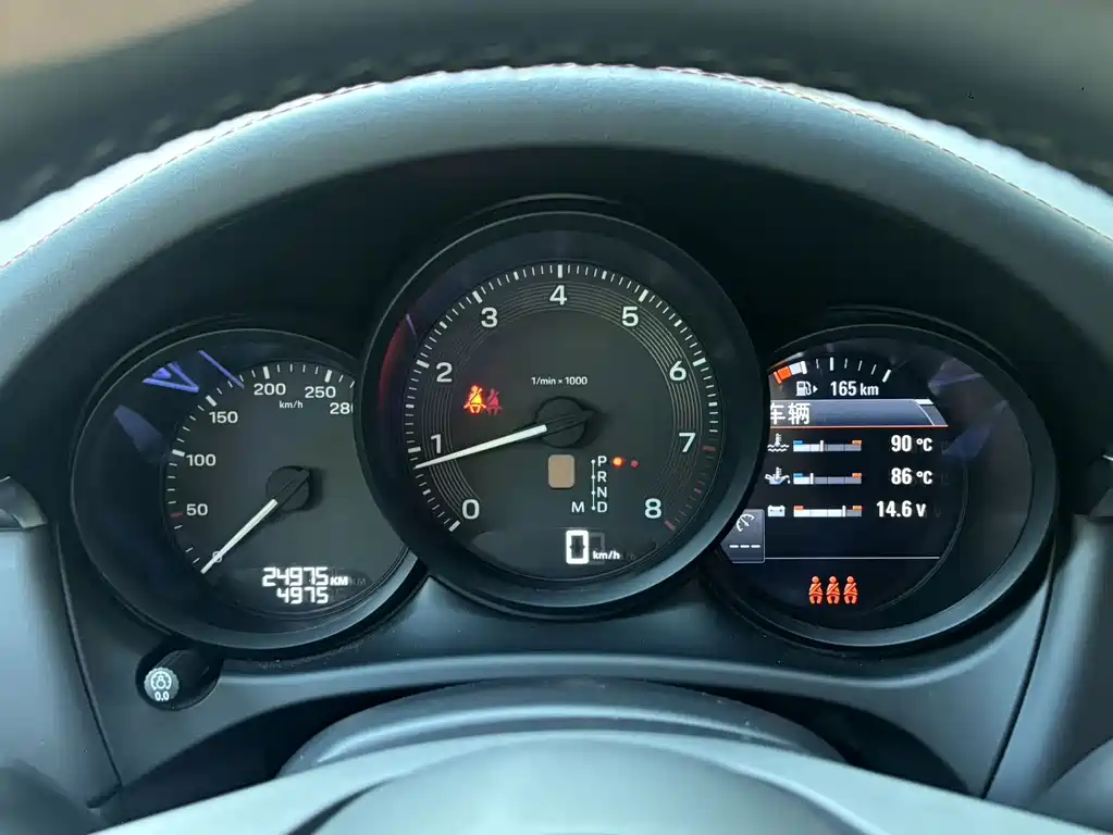 Porsche Macan — миниатюра 8