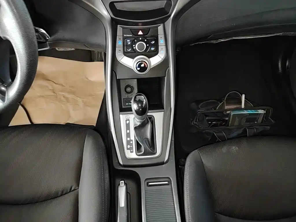 Hyundai Elantra Langdong — миниатюра 14