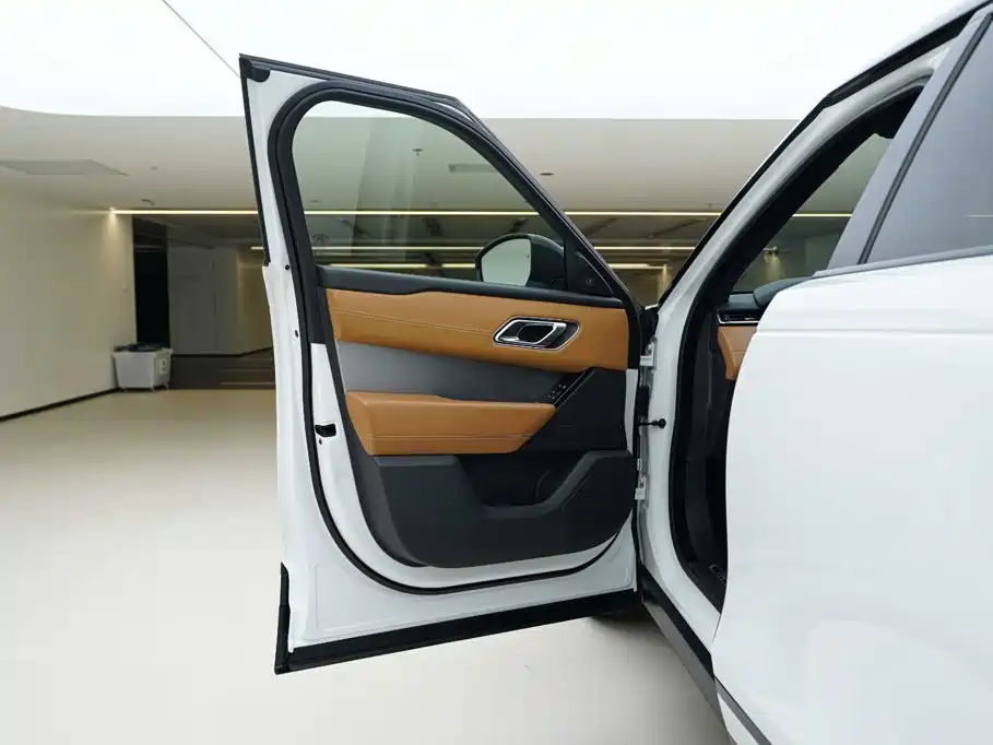 Land Rover Velar — миниатюра 15