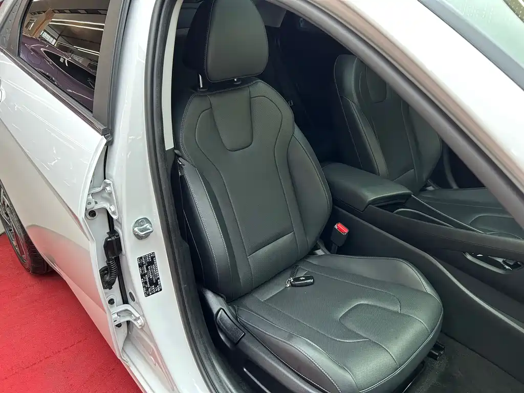 Hyundai Elantra — миниатюра 32