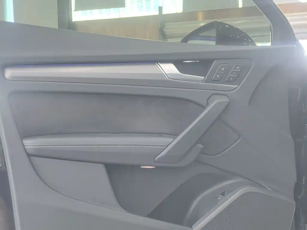 Audi Q5L Sportback — миниатюра 9
