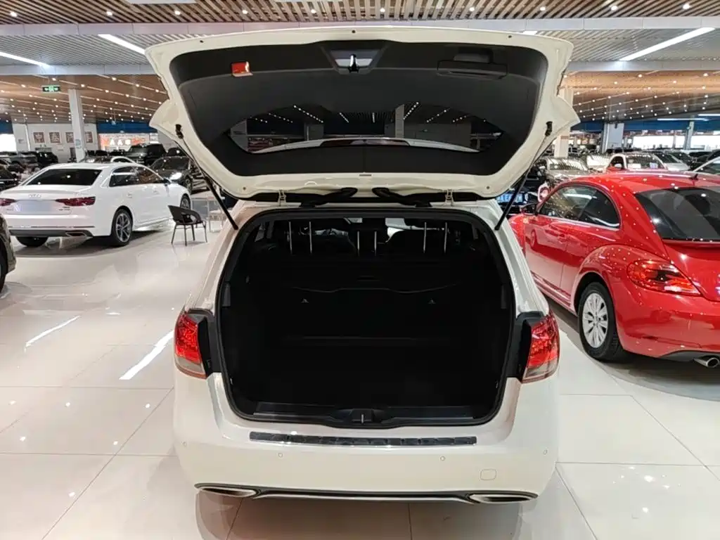 Mercedes-Benz B-Class — миниатюра 19