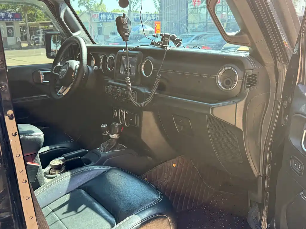 Jeep Wrangler — миниатюра 11