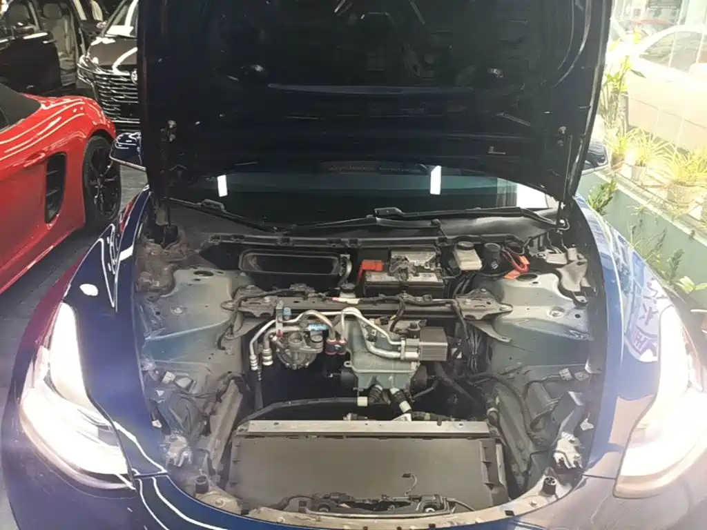 Tesla Model 3 — миниатюра 20