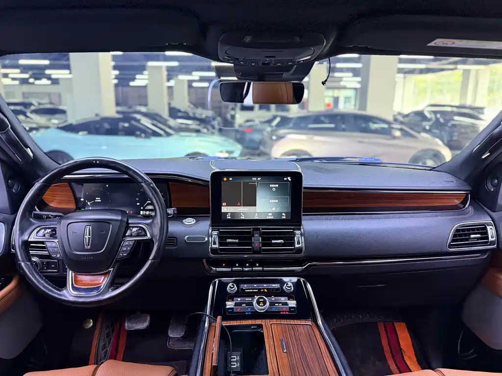 Lincoln Navigator — миниатюра 20