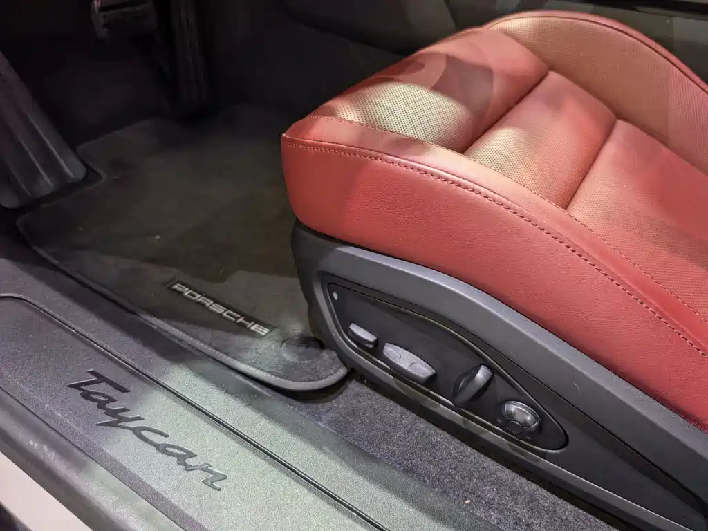 Porsche Taycan — миниатюра 12