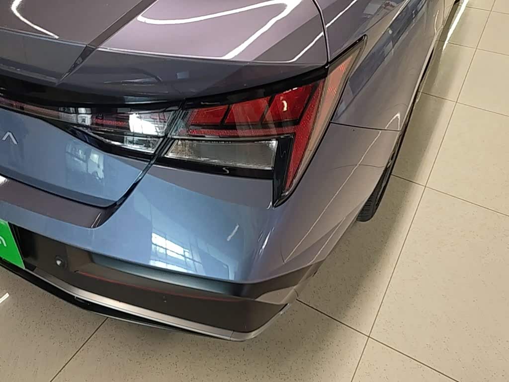 Hyundai Elantra 1.5 л 2025 г. Голубой, пробег 7100 км