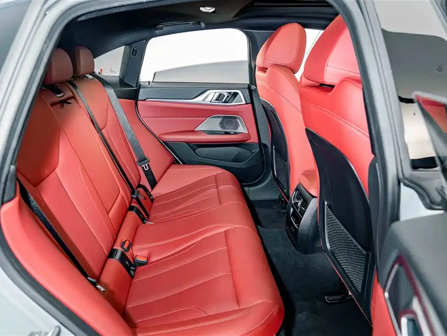 BMW i4 — миниатюра 21