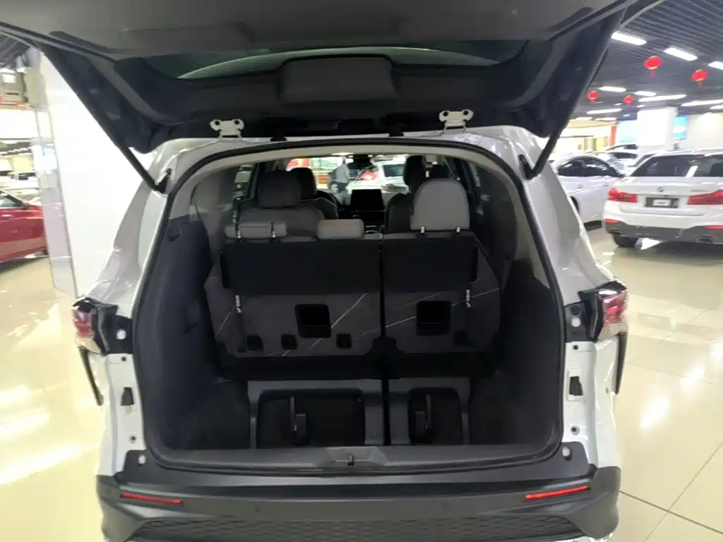 Toyota Granvia — миниатюра 19