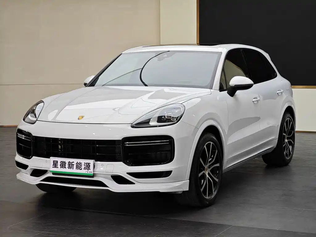 Porsche Cayenne Hybrid 2022
