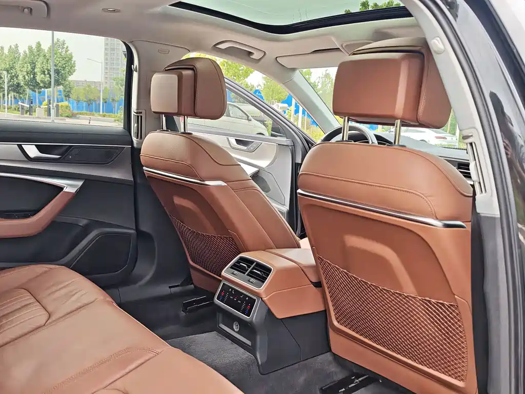 Audi A6L — миниатюра 12