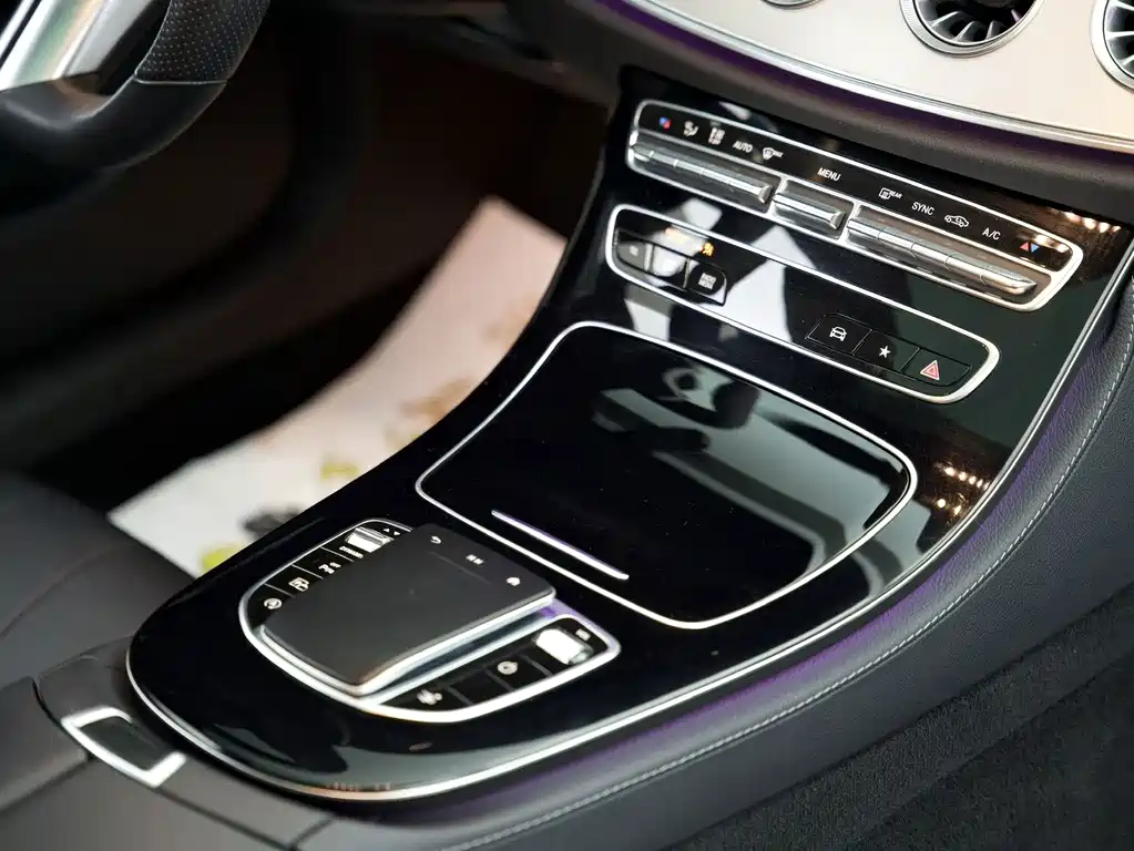 Mercedes-Benz E-Class (Import) — миниатюра 10