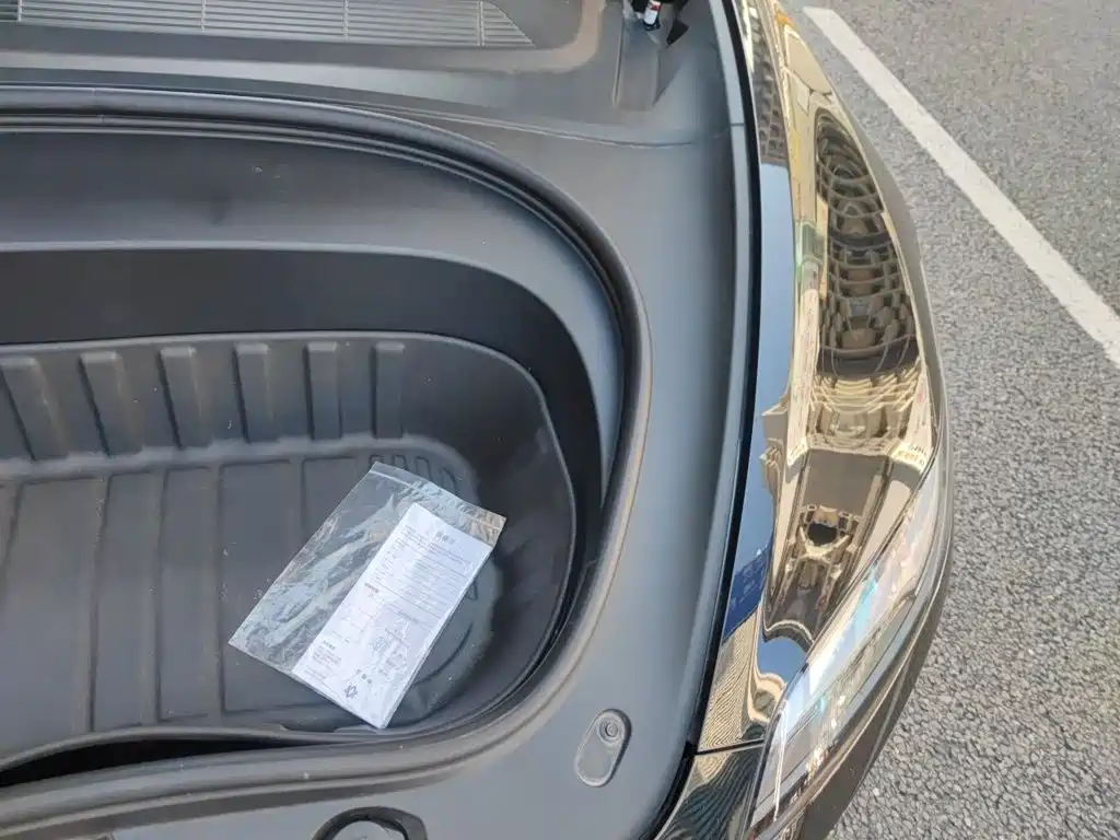 Tesla Model 3 — миниатюра 21