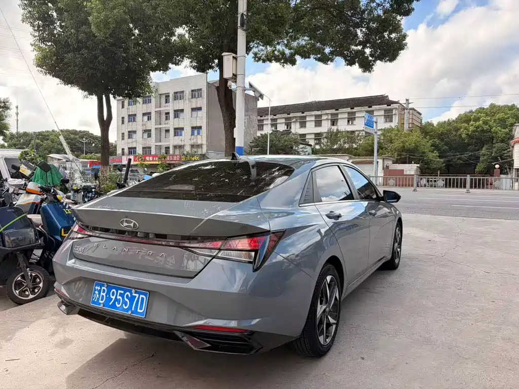Hyundai Elantra — миниатюра 4