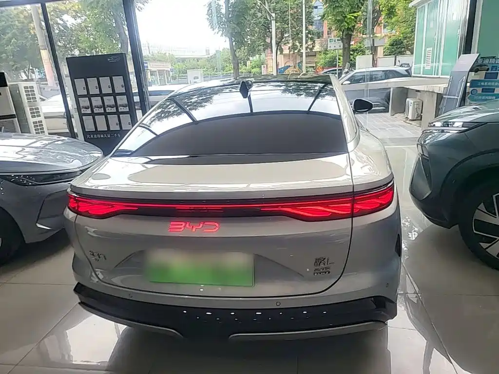 BYD Хань Ли — миниатюра 6