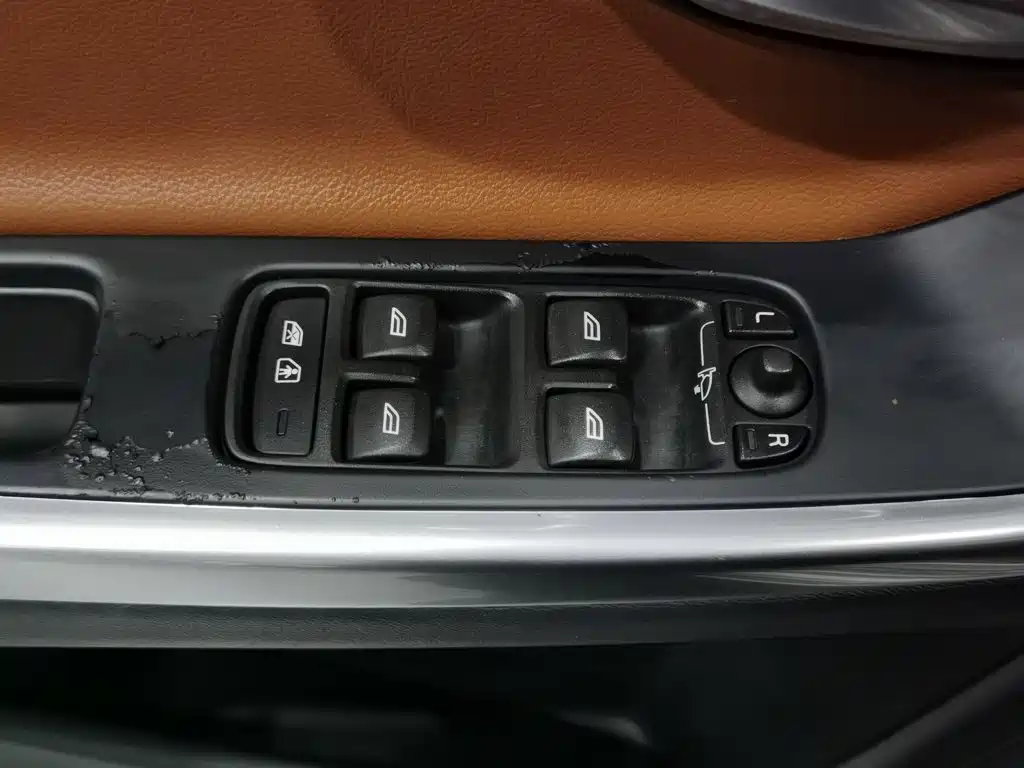 Volvo V60 — миниатюра 9