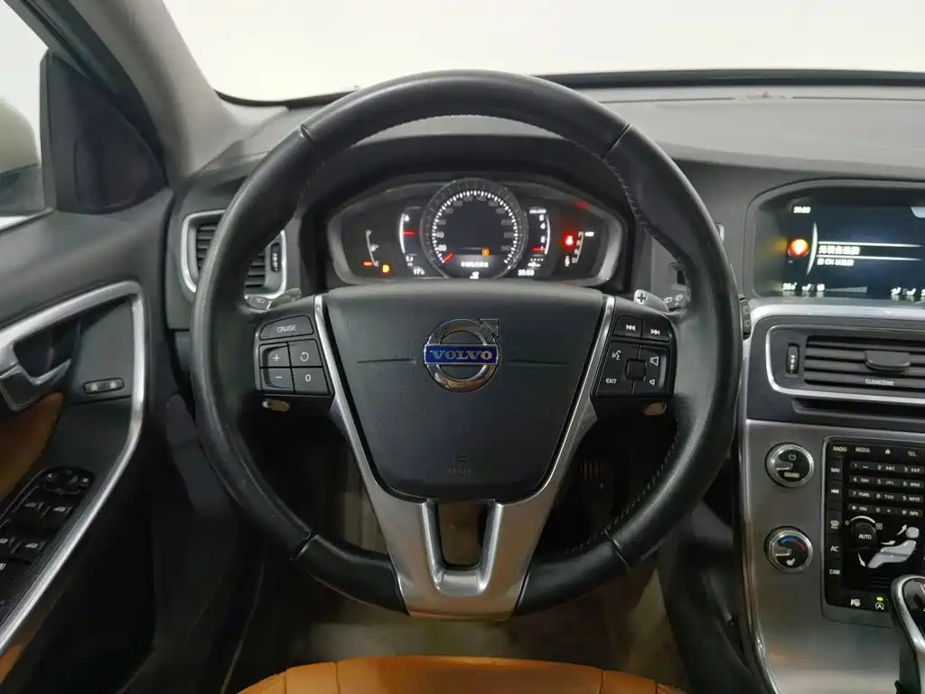 Volvo V60 — миниатюра 11