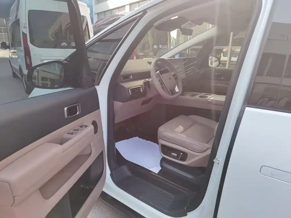 Li Auto Li MEGA — миниатюра 16
