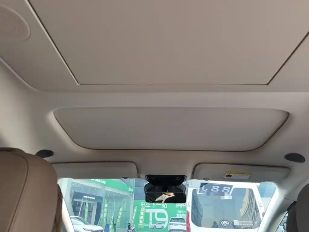Li Auto Li MEGA — миниатюра 18
