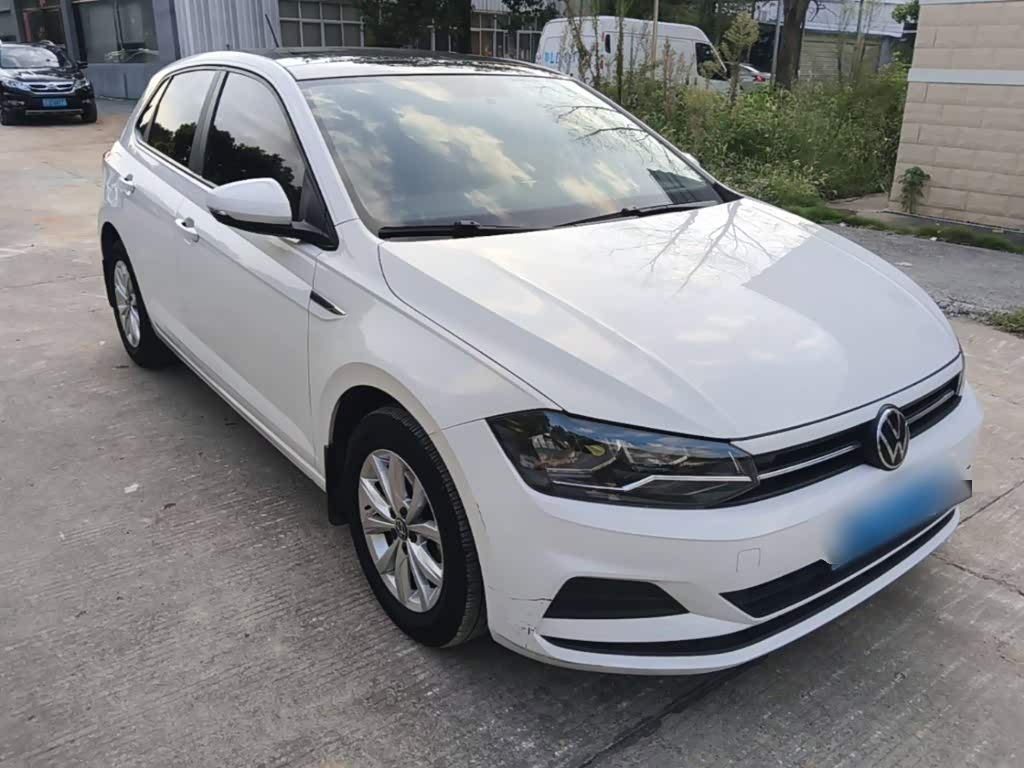 Volkswagen Polo 1.5 л 2021 г. Белый, пробег 24500 км