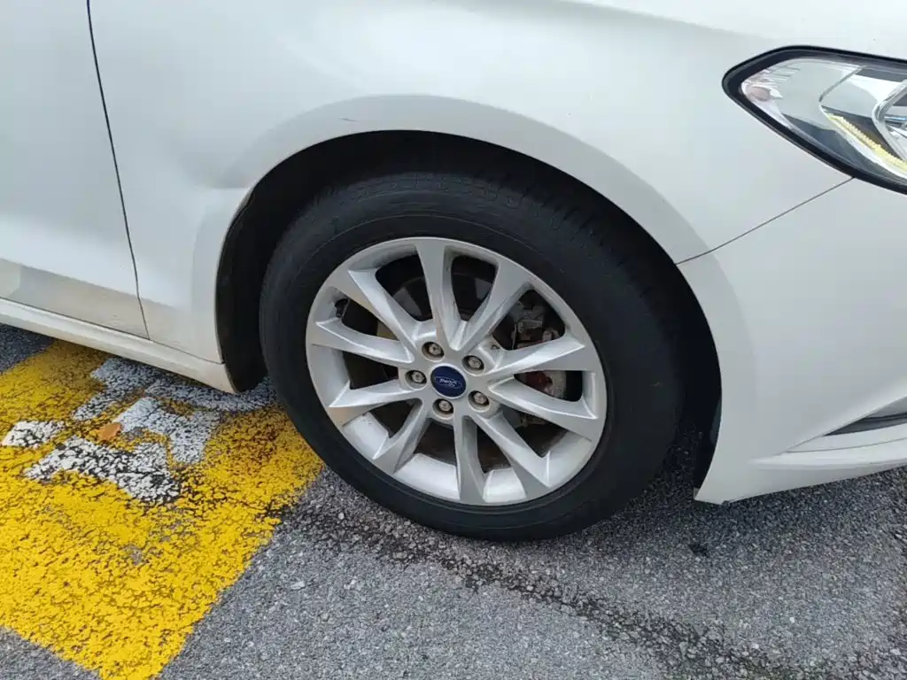 Ford Mondeo — миниатюра 12