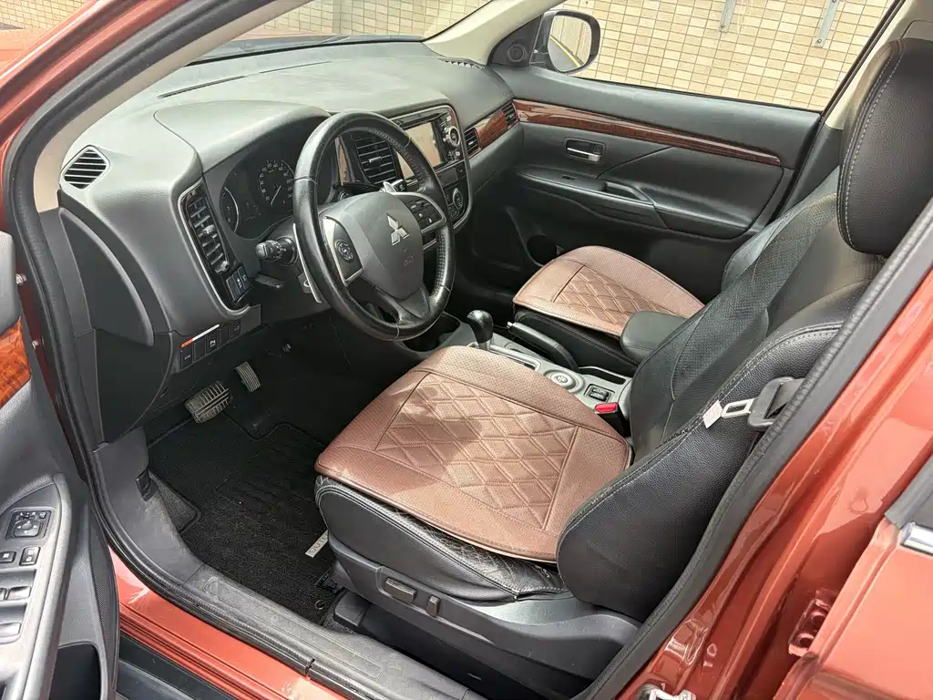 Mitsubishi Outlander (Import) — миниатюра 4