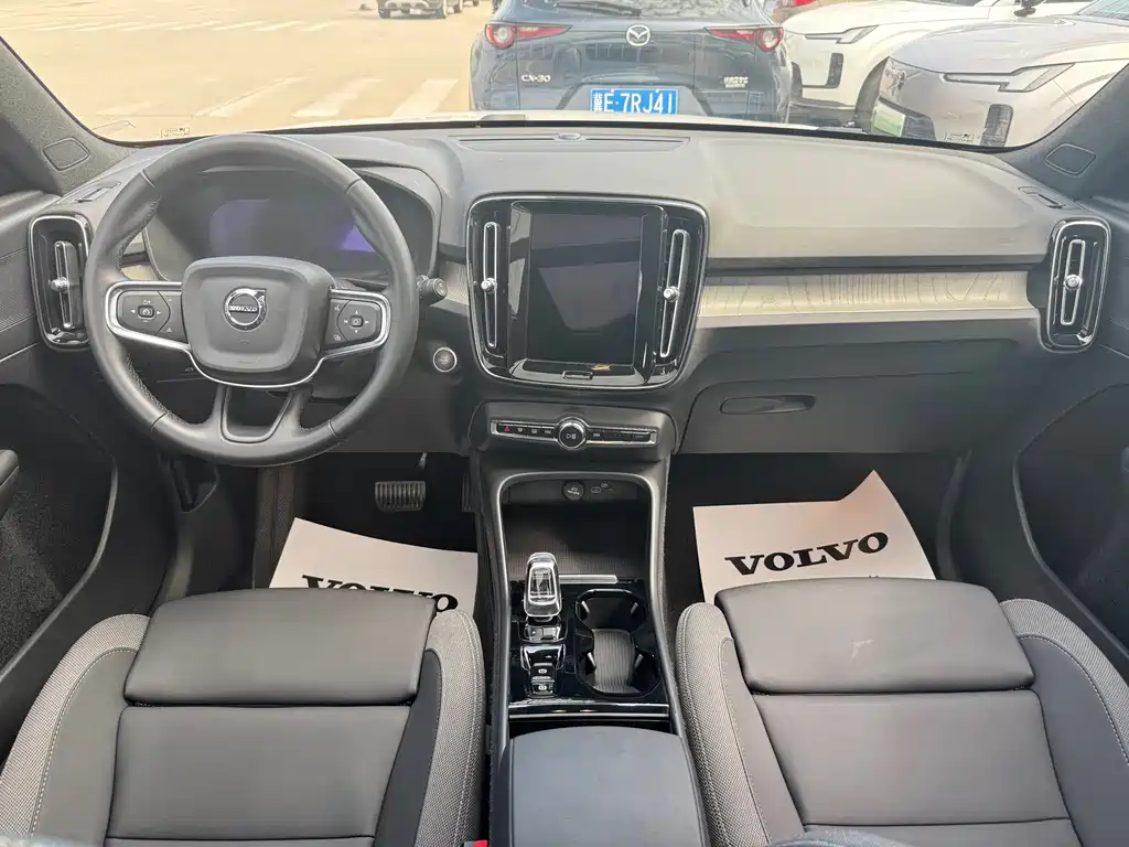Volvo XC40 — миниатюра 7