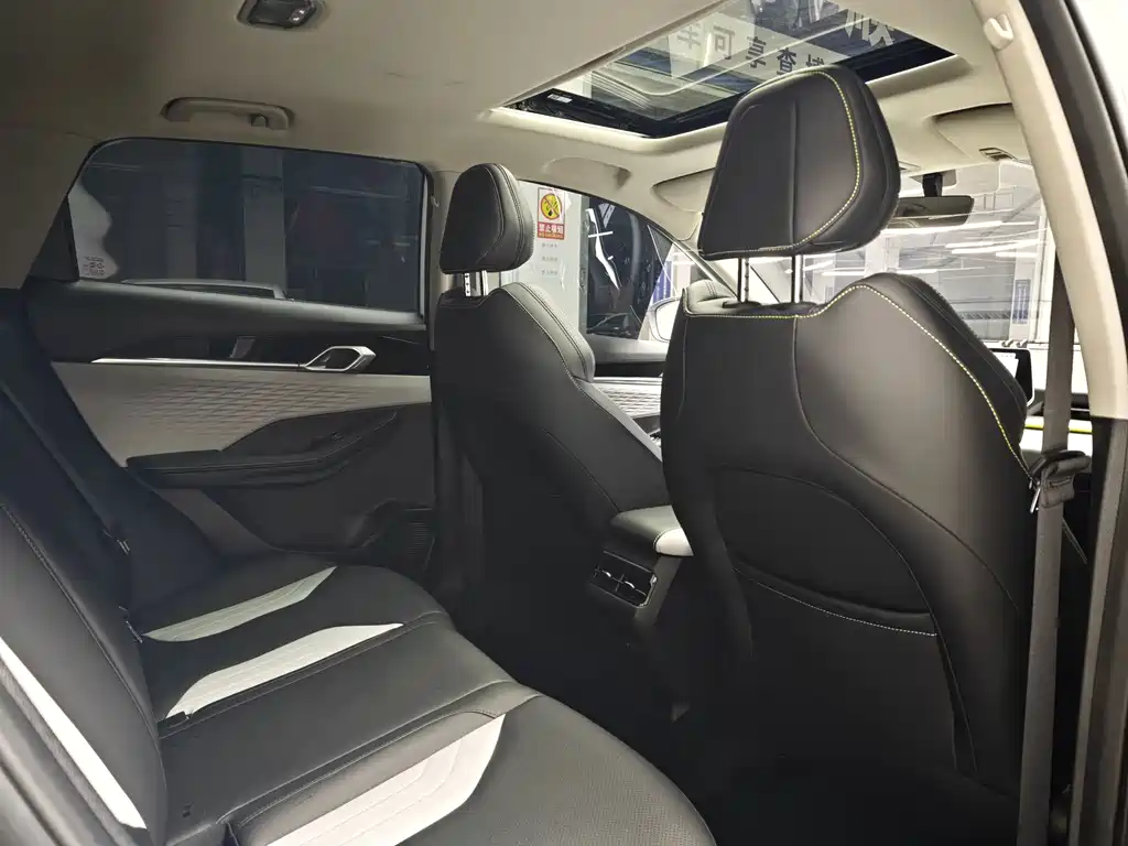 Geely Binyue — миниатюра 11