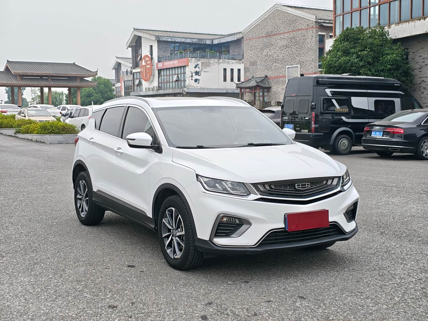 Geely Binyue 1.4 л 2021 г. Белый, пробег 33000 км