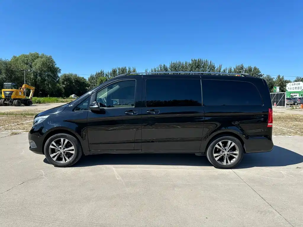 Mercedes-Benz V-Class — миниатюра 7