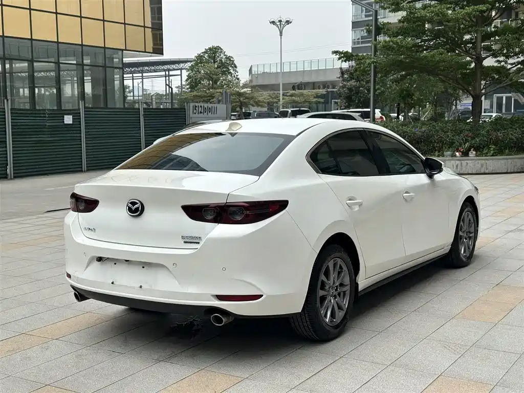 Mazda Mazda3 3 2021 1.5L AT