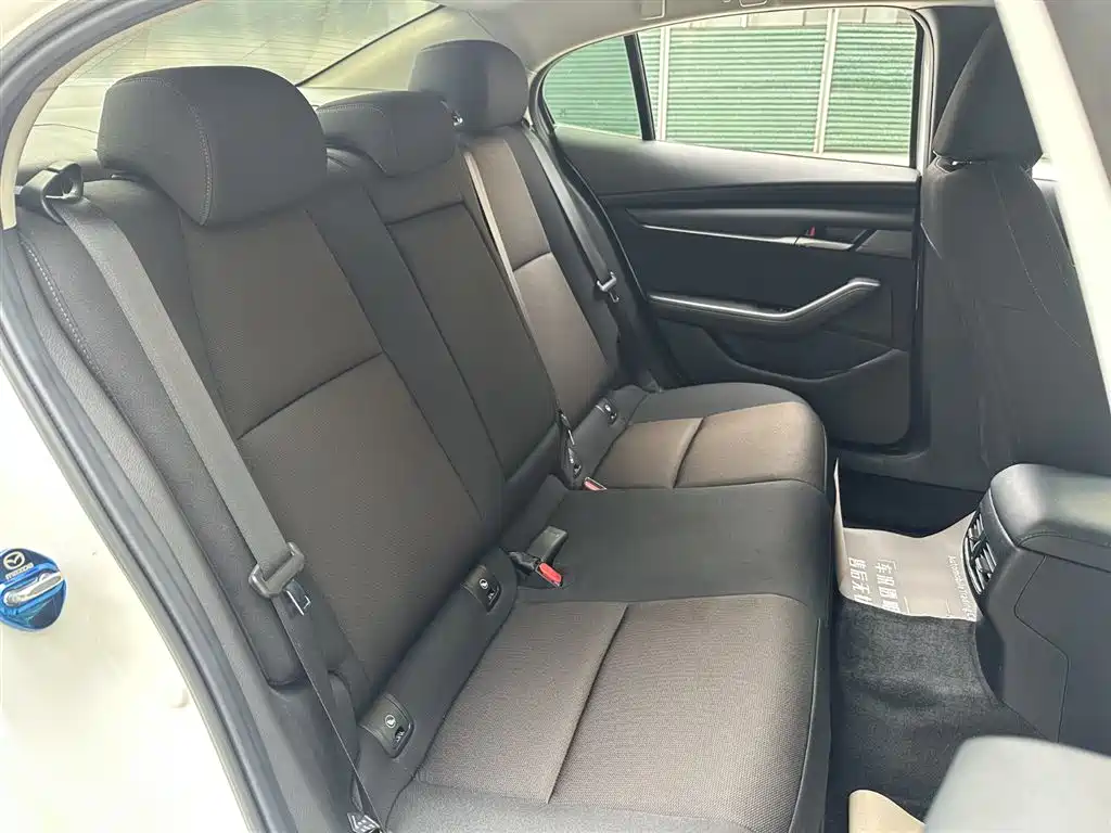Mazda Mazda3 3 2021 1.5L AT