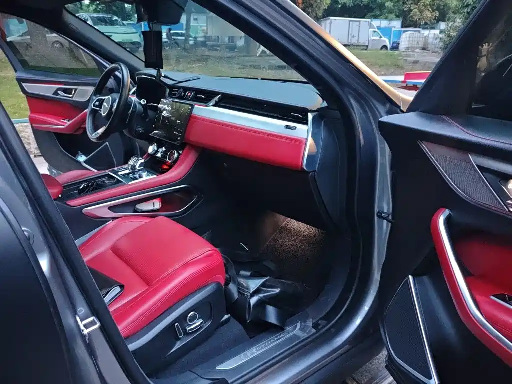 Jaguar F-PACE — миниатюра 21
