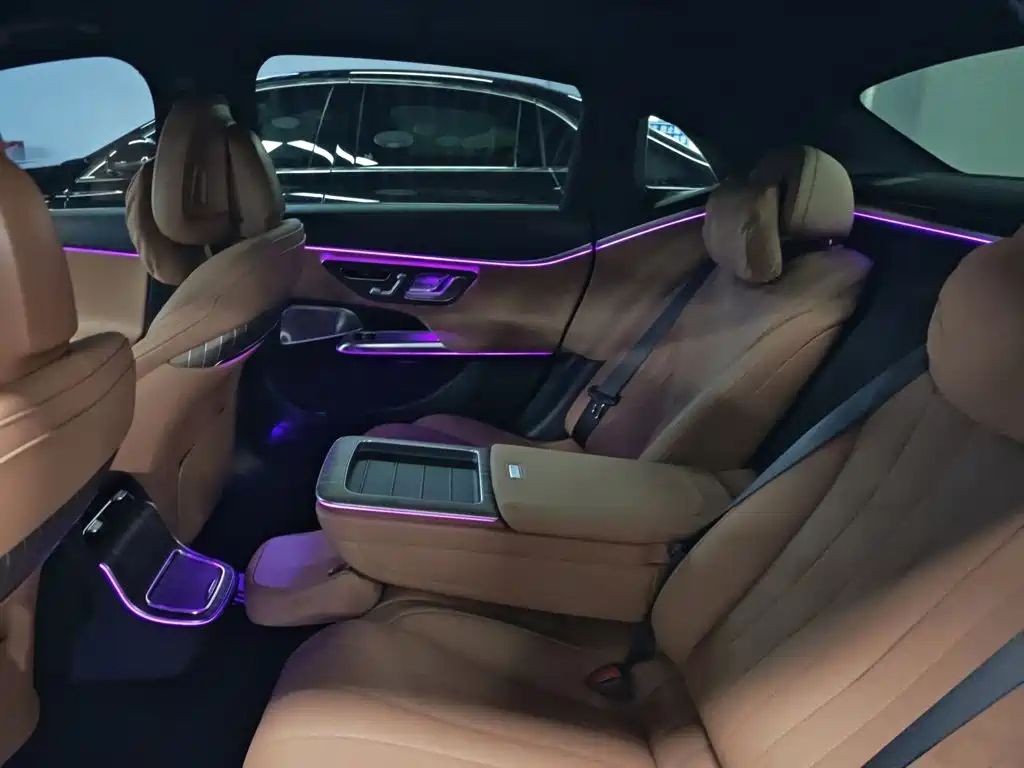 Mercedes-Benz E-Class — миниатюра 17
