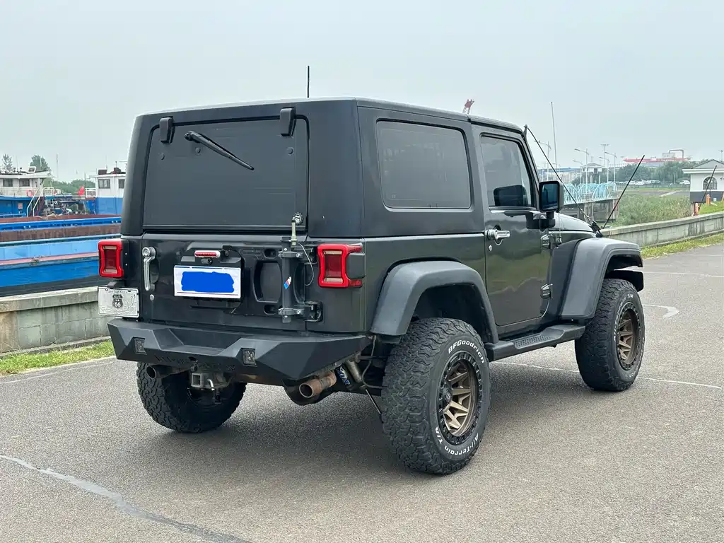 Jeep Wrangler — миниатюра 6