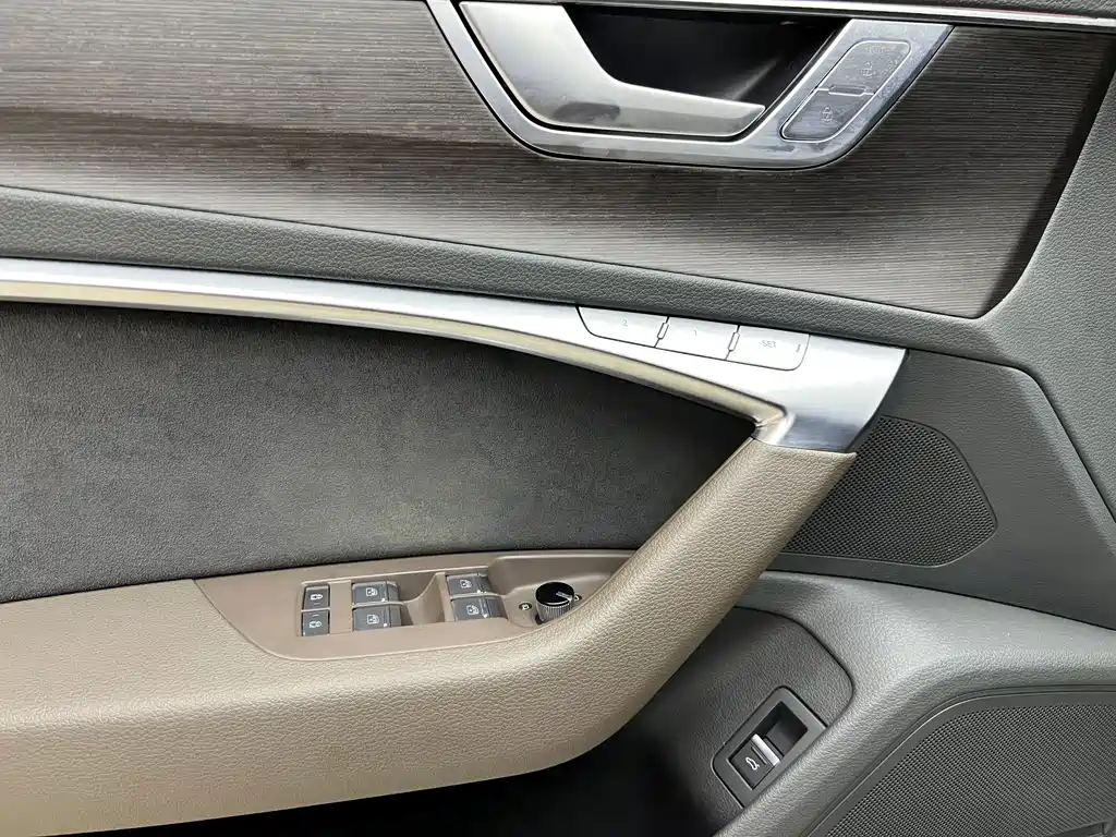 Audi A7L — миниатюра 13