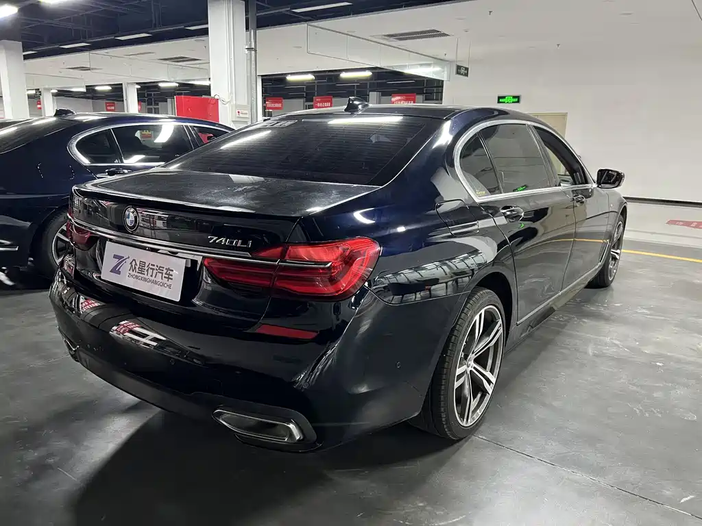 BMW 7 Series — миниатюра 18