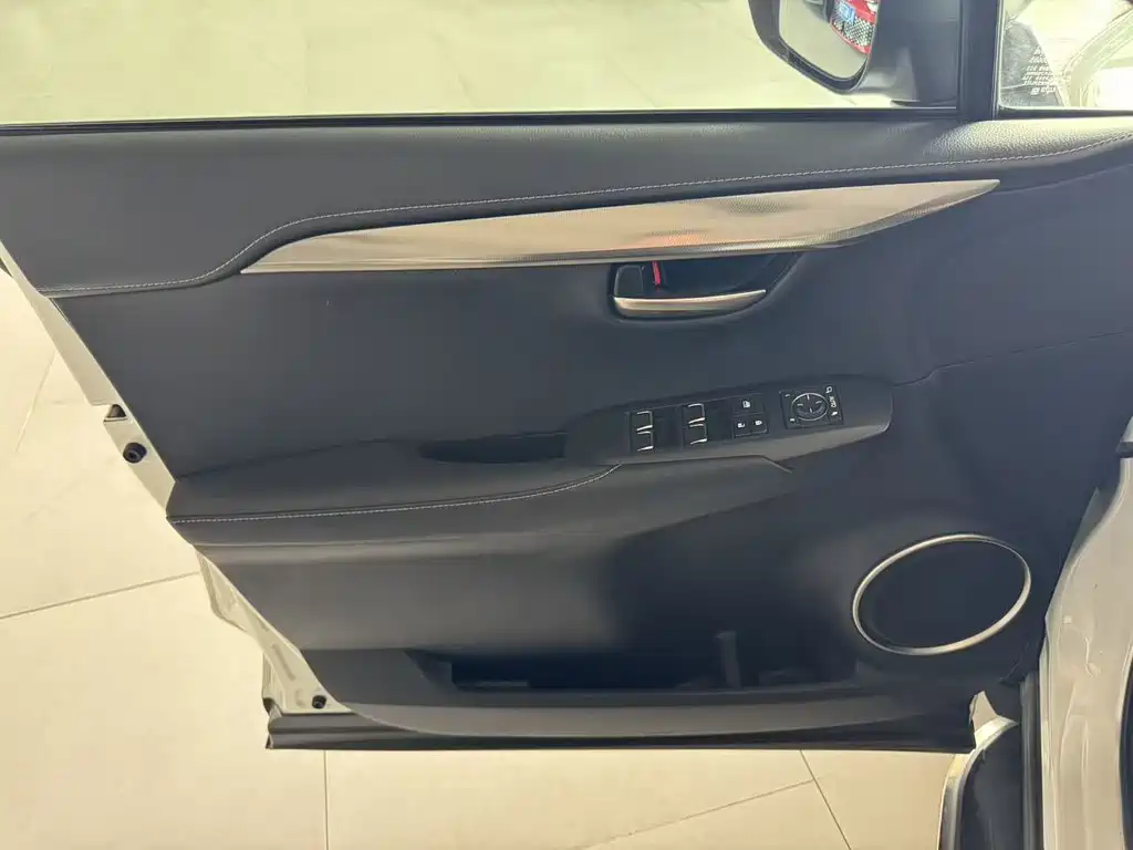 Lexus NX — миниатюра 18