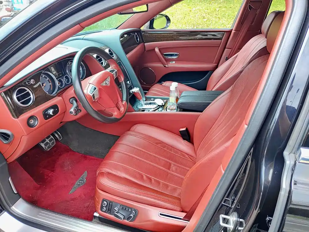 Bentley Flying Spur — миниатюра 7