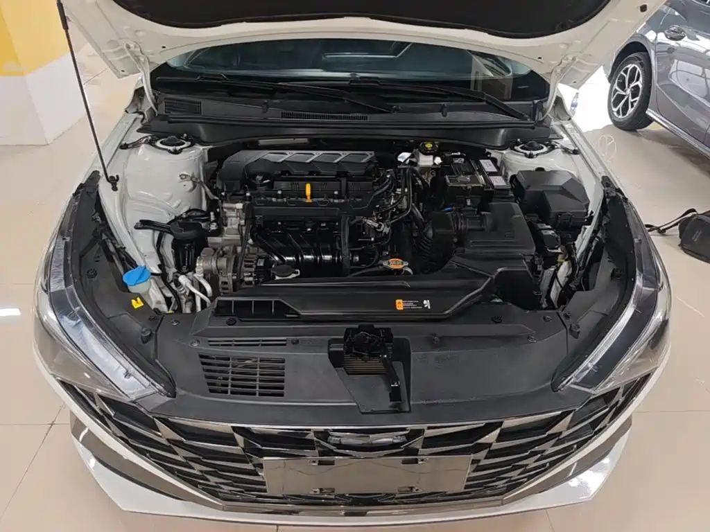 Hyundai Elantra — миниатюра 20