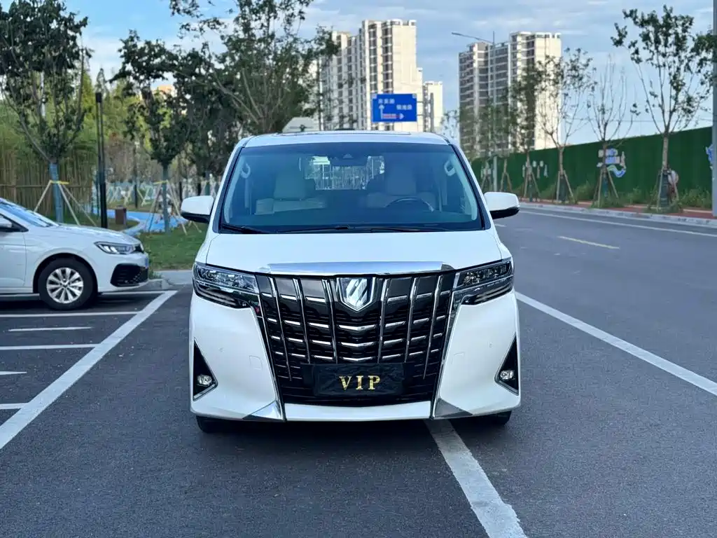 Toyota Alphard — миниатюра 2
