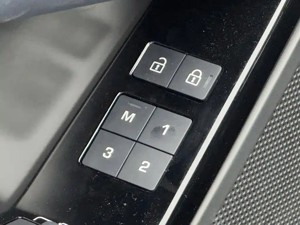 Land Rover Velar — миниатюра 15