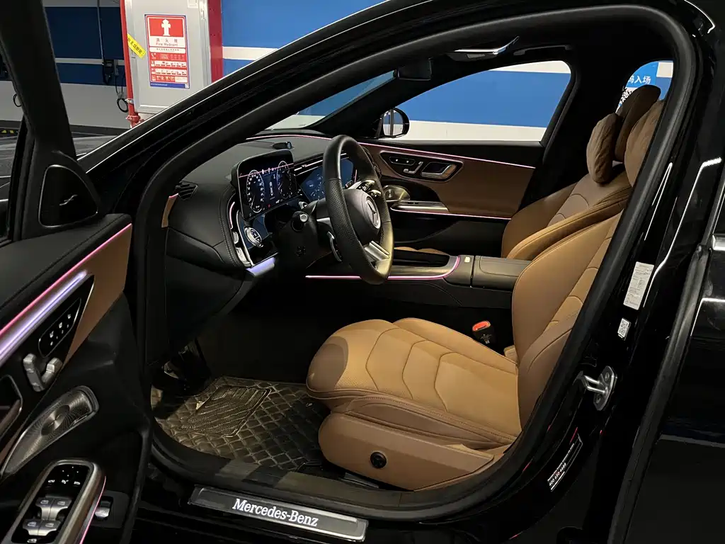 Mercedes-Benz E-Class — миниатюра 11