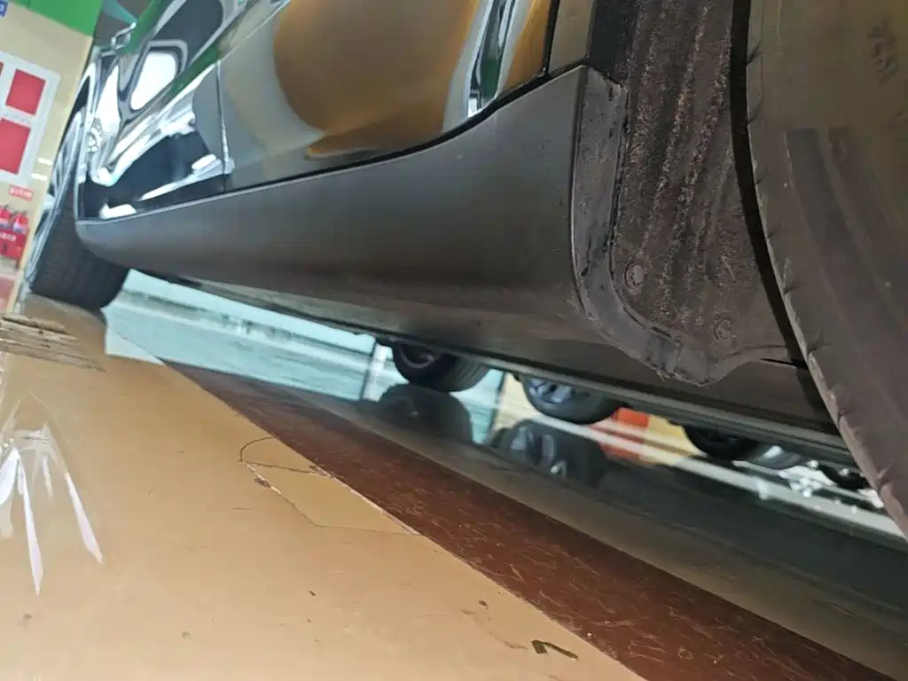 Tesla Model Y — миниатюра 22