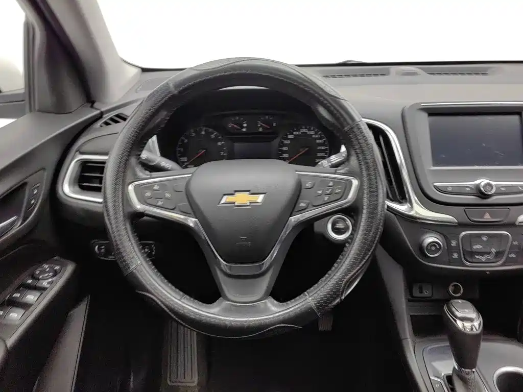 Chevrolet Equinox — миниатюра 11