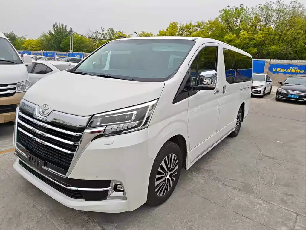 Toyota  2023