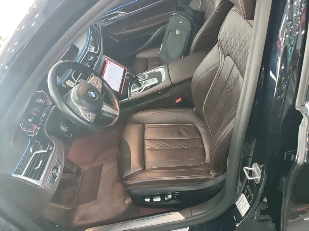 BMW 7 Series — миниатюра 15