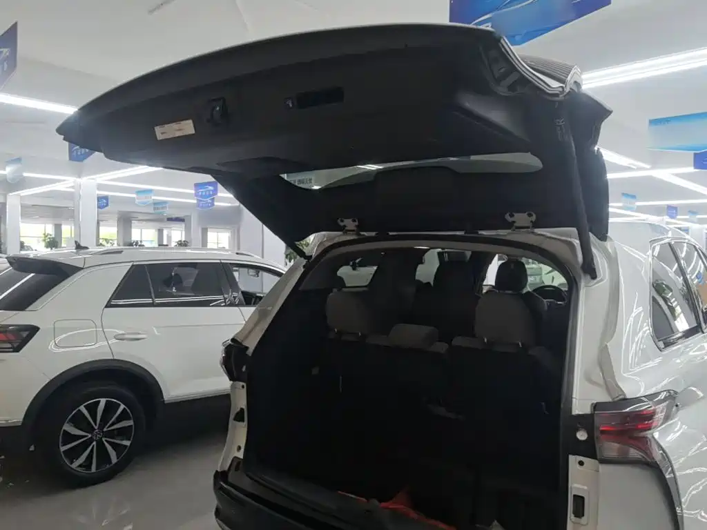 Toyota Sienna — миниатюра 19