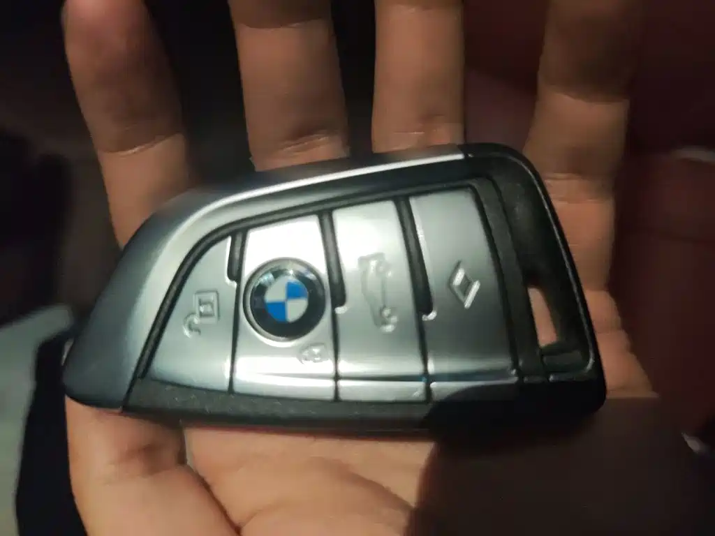 BMW 5 Series — миниатюра 12